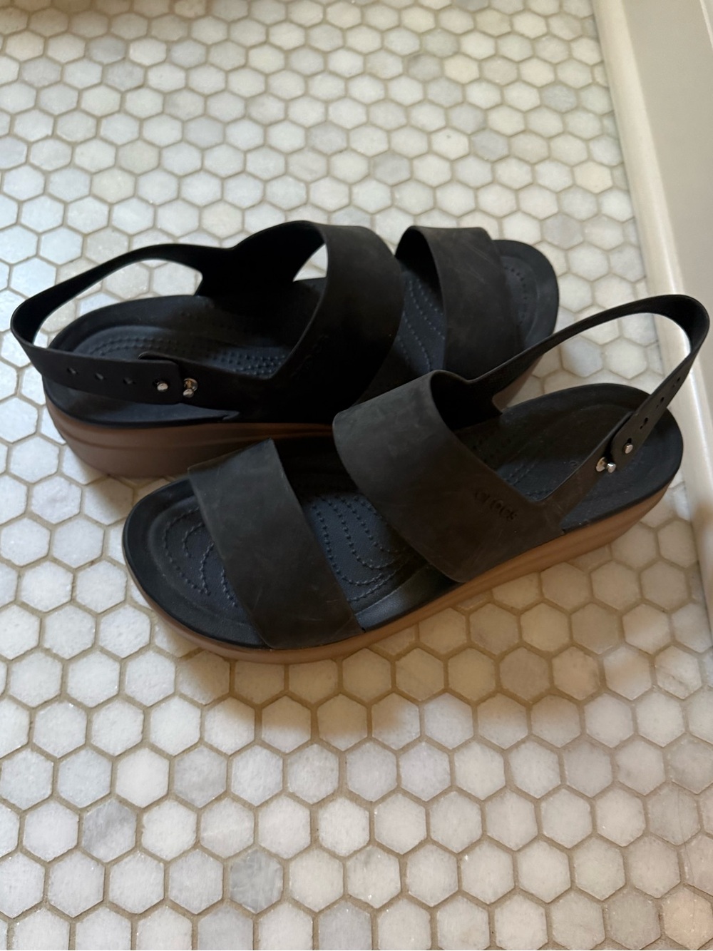 Women's Crocs Brooklyn Low Wedge Sandals size 11